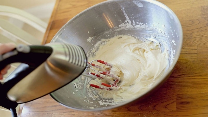 cách thực hiện bánh sinh nhật ko cần thiết lò nướng